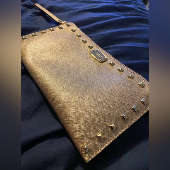 NWOT MK GOLD JETSETTER CLUTCH - Picture 7 of 10